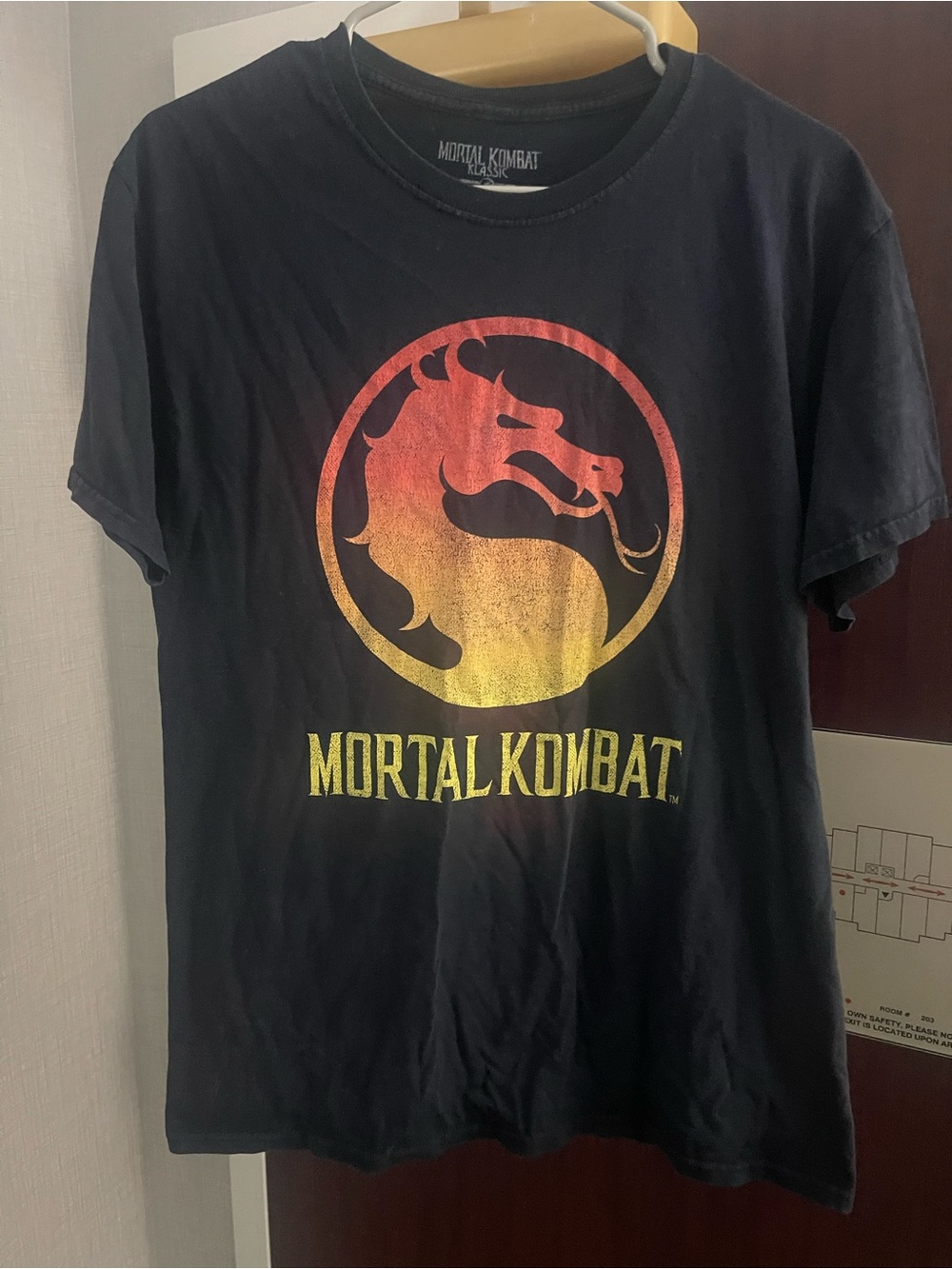 Mortal Kombat Klassic Dragon Logo Graphic Tee Black Size M